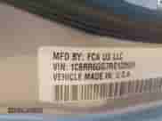 2024 Ram 1500 SLT z VIN 1C6RR6GG7RS122639, wystawiony jako IAAI lot #42777473 z przebiegiem 46 397 mil mil oraz . Historia ofert i sprzedaży dostępna na DreamBid. Obrazek 9.