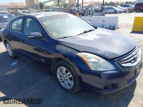 ✅ 2011 Nissan Altima Hybrid • VIN: 1N4CL2AP5BC106009 • Лот: 42708920. Опубликован ранее на IAAI с пробегом 208 992 миль. Бесплатный доступ к архиву аукционных продаж из США и подробный отчёт об истории автомобиля на DreamBid. Изображение 1.