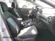 2019 Hyundai Kona SE с VIN KM8K1CAA3KU358148, выставлен на аукционе Copart как лот 57460732 с пробегом 63 256 миль миль и . История ставок и продаж доступна на DreamBid. Изображение 5.