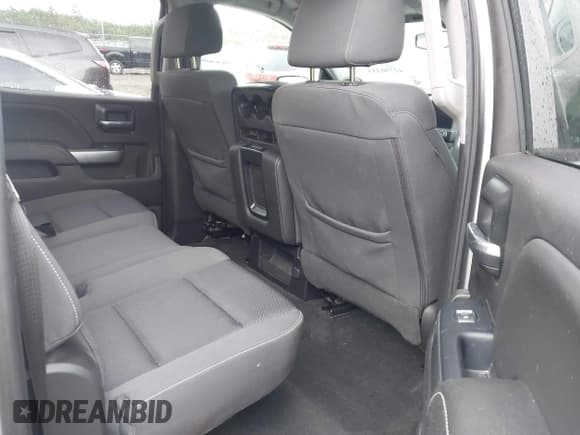 ✅ 2018 Chevrolet Silverado 1500 LT • VIN: 1GCPCREC2JF216332 • Lot: 42790355. Wystawiony na IAAI z przebiegiem 144 218 mil. Bezpłatny archiwum sprzedaży aukcyjnych z USA i szczegółowy raport historii pojazdu na DreamBid. Zdjęcie 8.