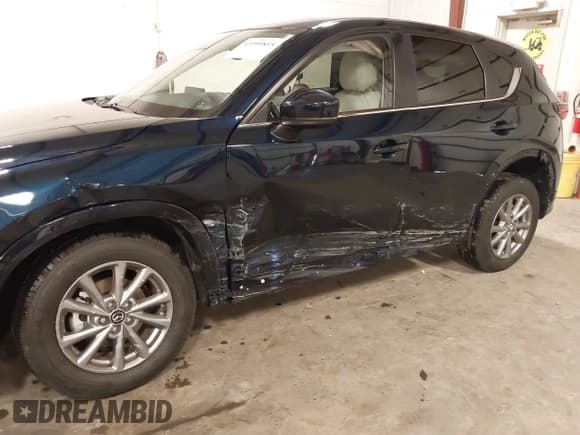 ✅ 2025 Mazda CX-5 S Preferred • VIN: JM3KFBCL2S0542039 • Lot: 43399815. Listed on IAAI with 4,327 mi. Free auction sales archive from the USA and detailed vehicle history report at DreamBid. Image 6.