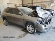 ✅ 2019 Jeep Cherokee Latitude • VIN: 1C4PJLCB8KD187607 • Lot: 87009495. Wystawiony na Copart z przebiegiem 147 538 mil. Bezpłatny archiwum sprzedaży aukcyjnych z USA i szczegółowy raport historii pojazdu na DreamBid. Zdjęcie 4.