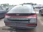 2025 Hyundai Elantra SE с VIN KMHLL4DG4SU015644, выставлен на аукционе IAAI как лот 43265922 с пробегом 5 811 миль миль и . История ставок и продаж доступна на DreamBid. Изображение 16.