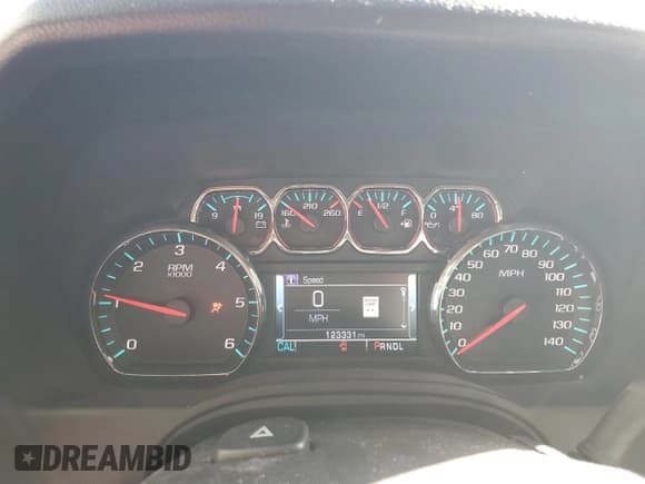 ✅ 2017 Chevrolet Suburban LT • VIN: 1GNSCHKC0HR158097 • Lot: 84901945. Listed on Copart with 123,331 mi. Free auction sales archive from the USA and detailed vehicle history report at DreamBid. Image 9.