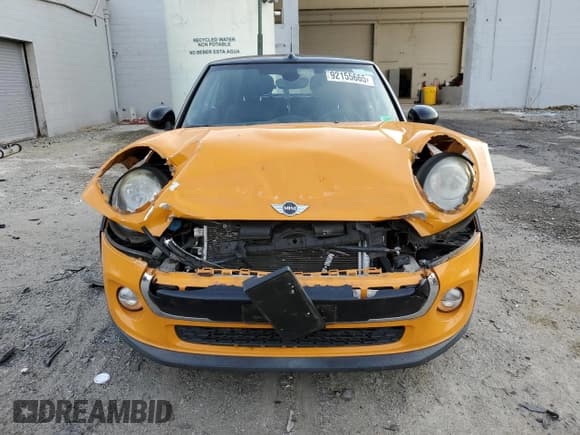 ✅ 2017 MINI Convertible Cooper • VIN: WMWWG5C58H3C20183 • Lot: 92155665. Wystawiony na Copart z przebiegiem 70 166 mil. Bezpłatny archiwum sprzedaży aukcyjnych z USA i szczegółowy raport historii pojazdu na DreamBid. Zdjęcie 5.