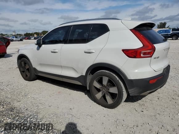 ✅ 2019 Volvo XC40 Momentum • VIN: YV4AC2HK8K2072999 • Lot: 45344975. Listed on Copart with 108,305 mi. Free auction sales archive from the USA and detailed vehicle history report at DreamBid. Image 2.