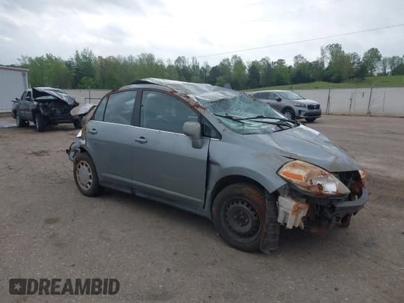 ✅ 2008 Nissan Versa S • VIN: 3N1BC11E78L431839 • Lot: 41956377. Listed on IAAI with 121,071 mi. Free auction sales archive from the USA and detailed vehicle history report at DreamBid. Image 1.