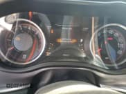 ✅ 2017 Dodge Challenger T/A 392 • VIN: 2C3CDZFJ6HH514646 • Lot: 73401334. Wystawiony na Copart z przebiegiem 63 632 mil. Bezpłatny archiwum sprzedaży aukcyjnych z USA i szczegółowy raport historii pojazdu na DreamBid. Zdjęcie 9.