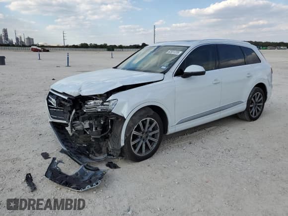 ✅ 2019 Audi Q7 Premium Plus • VIN: WA1LHAF72KD044247 • Lot: 82551235. Wystawiony na Copart z przebiegiem 80 596 mil. Bezpłatny archiwum sprzedaży aukcyjnych z USA i szczegółowy raport historii pojazdu na DreamBid. Zdjęcie 1.
