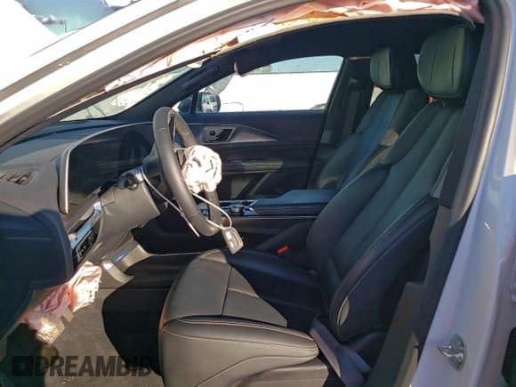 ✅ 2024 Cadillac LYRIQ Tech • VIN: 1GYKPMRL6RZ140968 • Лот: 90274075. Опубликован ранее на Copart с пробегом 12 532 миль. Бесплатный доступ к архиву аукционных продаж из США и подробный отчёт об истории автомобиля на DreamBid. Изображение 7.