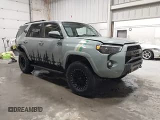 ✅ 2022 Toyota 4Runner Trail Special Edition • VIN: JTETU5JR5N6014827 • Lot: 41332229. Wystawiony na IAAI z przebiegiem 21 735 mil. Bezpłatny archiwum sprzedaży aukcyjnych z USA i szczegółowy raport historii pojazdu na DreamBid. Zdjęcie 1.