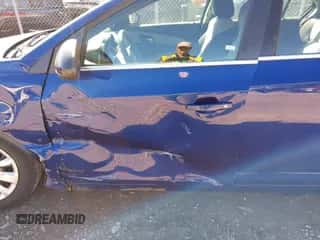 2012 Chevrolet Cruze LS z VIN 1G1PC5SH6C7370427, wystawiony jako IAAI lot #43393052 z przebiegiem 151 659 mil mil oraz . Historia ofert i sprzedaży dostępna na DreamBid. Obrazek 6.