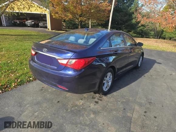✅ 2013 Hyundai Sonata GLS • VIN: 5NPEB4AC8DH702513 • Lot: 90813695. Wystawiony na Copart z przebiegiem 139 000 mil. Bezpłatny archiwum sprzedaży aukcyjnych z USA i szczegółowy raport historii pojazdu na DreamBid. Zdjęcie 4.