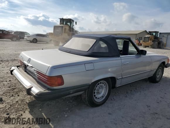 ✅ 1980 Mercedes-Benz SL • VIN: 10704412062772 • Lot: 91892395. Listed on Copart with 77,385 mi. Free auction sales archive from the USA and detailed vehicle history report at DreamBid. Image 3.