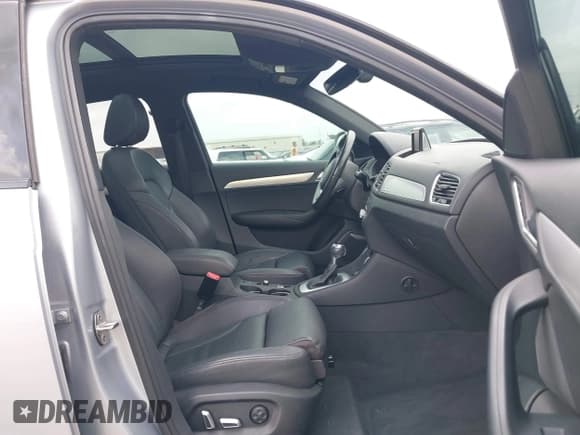 ✅ 2017 Audi Q3 Prestige • VIN: WA1GCCFS5HR009021 • Lot: 41934138. Listed on IAAI with 60,320 mi. Free auction sales archive from the USA and detailed vehicle history report at DreamBid. Image 5.