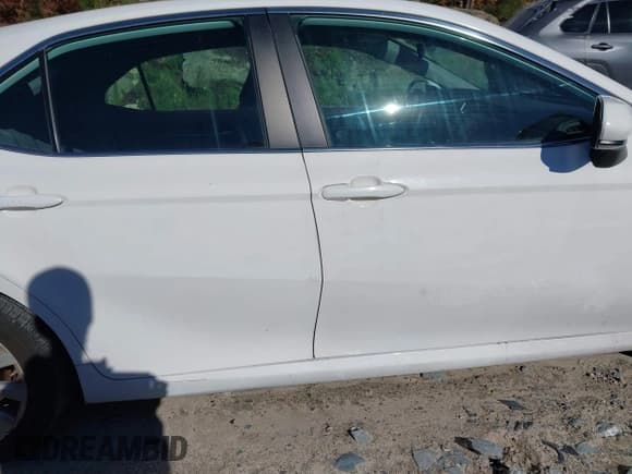 ✅ 2019 Toyota Camry SE • VIN: 4T1B11HK1KU287292 • Lot: 43384526. Listed on IAAI with 64,109 mi. Free auction sales archive from the USA and detailed vehicle history report at DreamBid. Image 13.