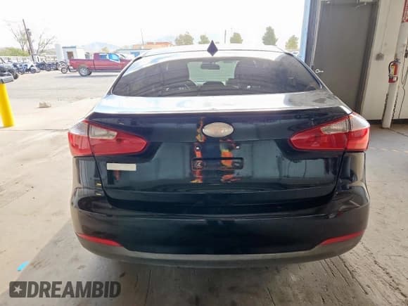 ✅ 2015 Kia Forte LX • VIN: KNAFK4A63F5323918 • Lot: 80569355. Wystawiony na Copart z przebiegiem 119 167 mil. Bezpłatny archiwum sprzedaży aukcyjnych z USA i szczegółowy raport historii pojazdu na DreamBid. Zdjęcie 6.