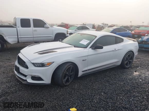 ✅ 2016 Ford Mustang GT Premium • VIN: 1FA6P8CF8G5226469 • Лот: 43563051. Опубликован ранее на IAAI с пробегом 59 684 миль. Бесплатный доступ к архиву аукционных продаж из США и подробный отчёт об истории автомобиля на DreamBid. Изображение 2.