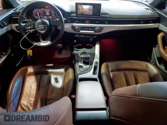 ✅ 2017 Audi A4 Prestige • VIN: WAUFNAF46HN019823 • Лот: 86237985. Опубликован ранее на Copart с пробегом 105 903 миль. Бесплатный доступ к архиву аукционных продаж из США и подробный отчёт об истории автомобиля на DreamBid. Изображение 8.