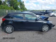 ✅ 2021 Kia Rio S • VIN: 3KPA25AD7ME416556 • Lot: 43536476. Wystawiony na IAAI z przebiegiem 57 662 mil. Bezpłatny archiwum sprzedaży aukcyjnych z USA i szczegółowy raport historii pojazdu na DreamBid. Zdjęcie 13.