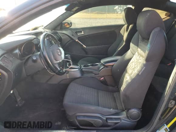 2013 Hyundai Genesis Coupe R-Spec с VIN KMHHT6KD6DU105021, выставлен на аукционе Copart как лот 83392894 с пробегом 215 664 миль миль и Списание • Salvage title. История ставок и продаж доступна на DreamBid. Изображение 7.