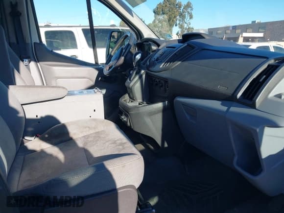 ✅ 2016 Ford Transit • VIN: 1FTYE2YG9GKA02801 • Лот: 41402962. Опубликован ранее на IAAI с пробегом 183 562 миль. Бесплатный доступ к архиву аукционных продаж из США и подробный отчёт об истории автомобиля на DreamBid. Изображение 5.