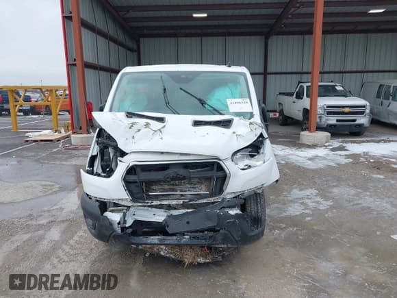 ✅ 2020 Ford Transit Cargo • VIN: 1FTBR1Y84LKB05972 • Lot: 41496329. Wystawiony na IAAI z przebiegiem Nie podano. Bezpłatny archiwum sprzedaży aukcyjnych z USA i szczegółowy raport historii pojazdu na DreamBid. Zdjęcie 13.