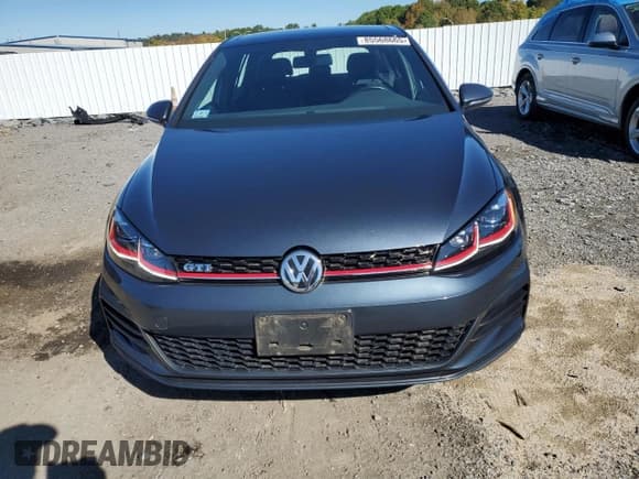 ✅ 2018 Volkswagen Golf GTI S • VIN: 3VW547AU4JM263379 • Lot: 85568665. Wystawiony na Copart z przebiegiem 37 879 mil. Bezpłatny archiwum sprzedaży aukcyjnych z USA i szczegółowy raport historii pojazdu na DreamBid. Zdjęcie 5.