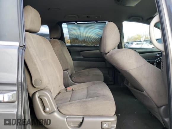 ✅ 2014 Honda Odyssey EX • VIN: 5FNRL5H45EB087860 • Lot: 90272895. Wystawiony na Copart z przebiegiem 165 340 mil. Bezpłatny archiwum sprzedaży aukcyjnych z USA i szczegółowy raport historii pojazdu na DreamBid. Zdjęcie 11.