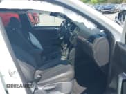 ✅ 2024 Volkswagen Tiguan SE R-Line Black • VIN: 3VV8B7AX6RM058451 • Lot: 42562255. Wystawiony na IAAI z przebiegiem 14 890 mil. Bezpłatny archiwum sprzedaży aukcyjnych z USA i szczegółowy raport historii pojazdu na DreamBid. Zdjęcie 5.