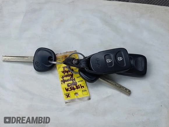 ✅ 2013 Hyundai Accent GS • VIN: KMHCT5AE1DU061105 • Lot: 43605215. Wystawiony na IAAI z przebiegiem 170 643 mil. Bezpłatny archiwum sprzedaży aukcyjnych z USA i szczegółowy raport historii pojazdu na DreamBid. Zdjęcie 11.