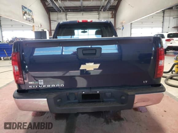 ✅ 2010 Chevrolet Silverado 1500 LT • VIN: 1GCSKSE37AZ271460 • Lot: 76096964. Listed on Copart with 56,533 mi. Free auction sales archive from the USA and detailed vehicle history report at DreamBid. Image 6.