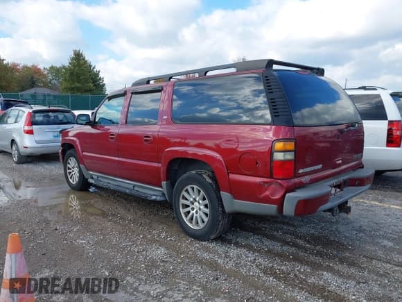 ✅ 2005 Chevrolet Suburban Z71 • VIN: 3GNFK16Z65G184001 • Lot: 43536818. Wystawiony na IAAI z przebiegiem 280 887 mil. Bezpłatny archiwum sprzedaży aukcyjnych z USA i szczegółowy raport historii pojazdu na DreamBid. Zdjęcie 3.