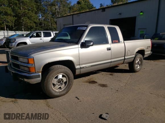 ✅ 1999 Chevrolet Silverado 1500 • VIN: 1GCEK19R4XR131820 • Лот: 74226404. Опубликован ранее на Copart с пробегом 287 103 миль. Бесплатный доступ к архиву аукционных продаж из США и подробный отчёт об истории автомобиля на DreamBid. Изображение 1.