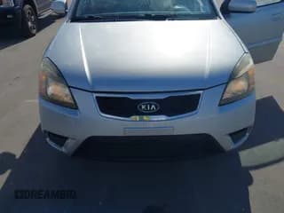 ✅ 2011 Kia Rio LX • VIN: KNADH4A39B6735695 • Lot: 43805015. Wystawiony na IAAI z przebiegiem 75 861 mil. Bezpłatny archiwum sprzedaży aukcyjnych z USA i szczegółowy raport historii pojazdu na DreamBid. Zdjęcie 6.
