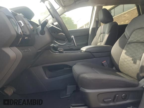 ✅ 2024 Nissan Pathfinder SV • VIN: 5N1DR3BA8RC268316 • Lot: 71683705. Listed on Copart with 44,576 mi. Free auction sales archive from the USA and detailed vehicle history report at DreamBid. Image 7.