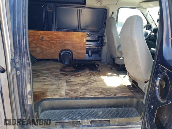 ✅ 2005 Ford Econoline Cargo • VIN: 1FTNE24L55HA05288 • Лот: 75017754. Опубликован ранее на Copart с пробегом 197 889 миль. Бесплатный доступ к архиву аукционных продаж из США и подробный отчёт об истории автомобиля на DreamBid. Изображение 11.