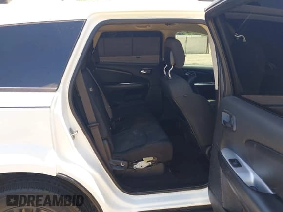 ✅ 2019 Dodge Journey SE • VIN: 3C4PDCBB4KT862579 • Lot: 42322039. Wystawiony na IAAI z przebiegiem 121 672 mil. Bezpłatny archiwum sprzedaży aukcyjnych z USA i szczegółowy raport historii pojazdu na DreamBid. Zdjęcie 8.