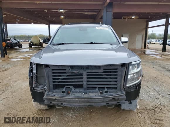 ✅ 2018 Chevrolet Suburban Premier • VIN: 1GNSCJKC5JR293962 • Lot: 50641835. Wystawiony na Copart z przebiegiem 137 598 mil. Bezpłatny archiwum sprzedaży aukcyjnych z USA i szczegółowy raport historii pojazdu na DreamBid. Zdjęcie 5.