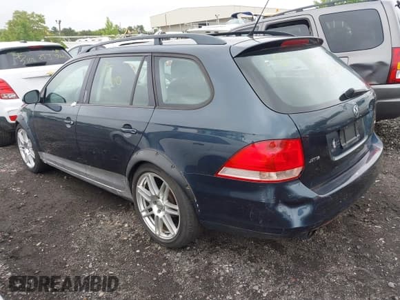 ✅ 2009 Volkswagen Jetta • VIN: 3VWMZ71K79M345646 • Lot: 42290497. Listed on IAAI with Not provided. Free auction sales archive from the USA and detailed vehicle history report at DreamBid. Image 3.