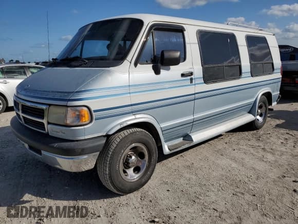 ✅ 1996 Dodge Cargo • VIN: 2B6HB21Y8TK102554 • Lot: 75573984. Listed on Copart with 221,439 mi. Free auction sales archive from the USA and detailed vehicle history report at DreamBid. Image 1.