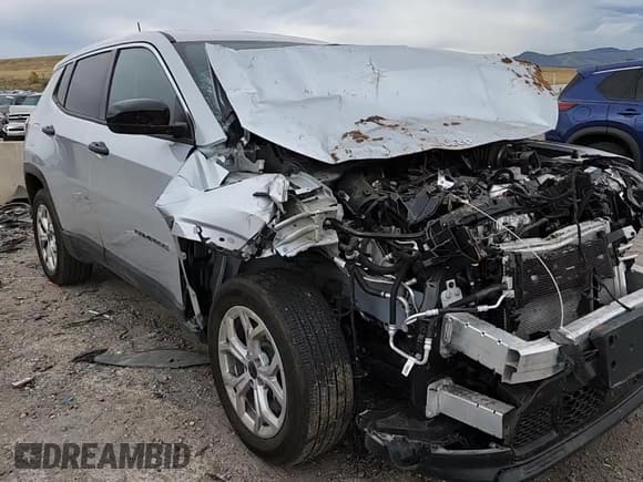 ✅ 2025 Jeep Compass Sport • VIN: 3C4NJDAN8ST575389 • Lot: 85638105. Wystawiony na Copart z przebiegiem 8 993 mil. Bezpłatny archiwum sprzedaży aukcyjnych z USA i szczegółowy raport historii pojazdu na DreamBid. Zdjęcie 15.