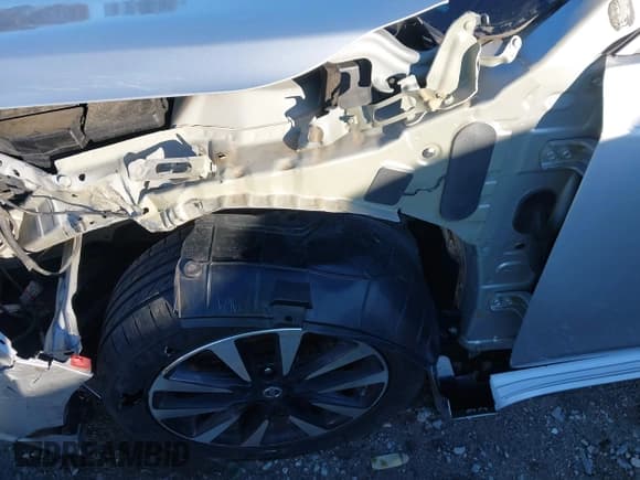 ✅ 2018 Nissan Altima SL • VIN: 1N4AL3AP2JC239743 • Lot: 41683606. Wystawiony na IAAI z przebiegiem 141 354 mil. Bezpłatny archiwum sprzedaży aukcyjnych z USA i szczegółowy raport historii pojazdu na DreamBid. Zdjęcie 19.