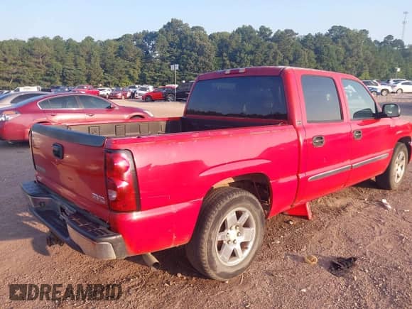 ✅ 2006 GMC Sierra 1500 SLE1 • VIN: 2GTEC13T561219591 • Lot: 42667522. Listed on IAAI with 294,397 mi. Free auction sales archive from the USA and detailed vehicle history report at DreamBid. Image 4.