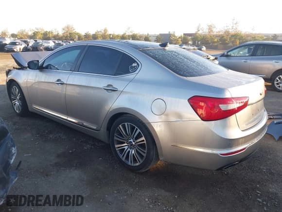 ✅ 2014 Kia Cadenza Premium • VIN: KNALN4D7XE5121610 • Lot: 43785274. Wystawiony na IAAI z przebiegiem 132 503 mil. Bezpłatny archiwum sprzedaży aukcyjnych z USA i szczegółowy raport historii pojazdu na DreamBid. Zdjęcie 3.
