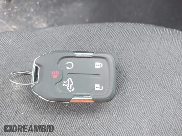 ✅ 2020 Chevrolet Silverado 1500 RST • VIN: 1GCUYEED5LZ107631 • Lot: 42546146. Wystawiony na IAAI z przebiegiem 106 756 mil. Bezpłatny archiwum sprzedaży aukcyjnych z USA i szczegółowy raport historii pojazdu na DreamBid. Zdjęcie 11.