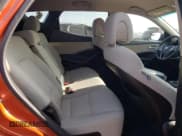 ✅ 2017 Hyundai Santa Fe 2.4L • VIN: 5XYZU3LB7HG460563 • Lot: 80073775. Wystawiony na Copart z przebiegiem 73 446 mil. Bezpłatny archiwum sprzedaży aukcyjnych z USA i szczegółowy raport historii pojazdu na DreamBid. Zdjęcie 10.