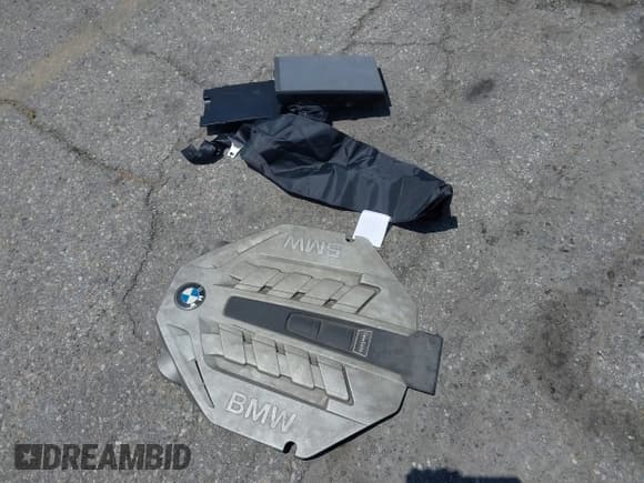 ✅ 2010 BMW 7 Series 750Li • VIN: WBAKB8C50ACY63208 • Lot: 42606209. Listed on IAAI with 120,802 mi. Free auction sales archive from the USA and detailed vehicle history report at DreamBid. Image 12.