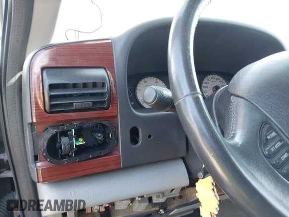 ✅ 2005 Ford F-250 XL • VIN: 1FTSW21P05EC31103 • Lot: 41966914. Listed on IAAI with 154,095 mi. Free auction sales archive from the USA and detailed vehicle history report at DreamBid. Image 13.