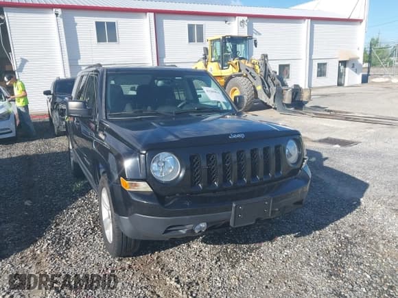 ✅ 2016 Jeep Patriot Sport • VIN: 1C4NJRBB7GD729251 • Лот: 42285816. Опубликован ранее на IAAI с пробегом 107 989 миль. Бесплатный доступ к архиву аукционных продаж из США и подробный отчёт об истории автомобиля на DreamBid. Изображение 1.